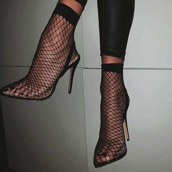 No Restock-🖤KylieJenner Blk Fishnet Clear Pump - Picture 3 of 8